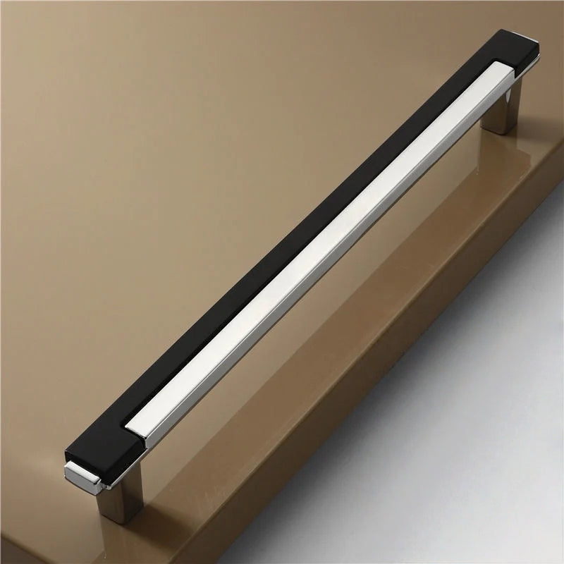 Silver Zinc Alloy Square Bar Pull Handle for Bathroom and Cabinets