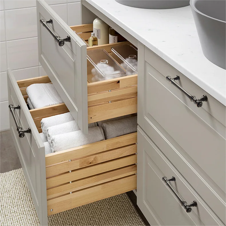 Modern Black Aluminium Cabinet Pulls On Cabinets