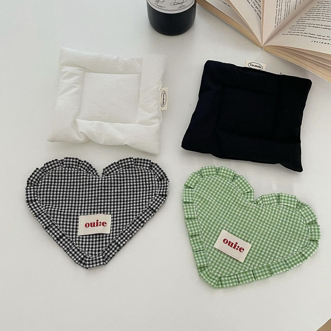 INS Heart-Shaped Plaid Meal Mats with Pleated Lace – 6 Pack