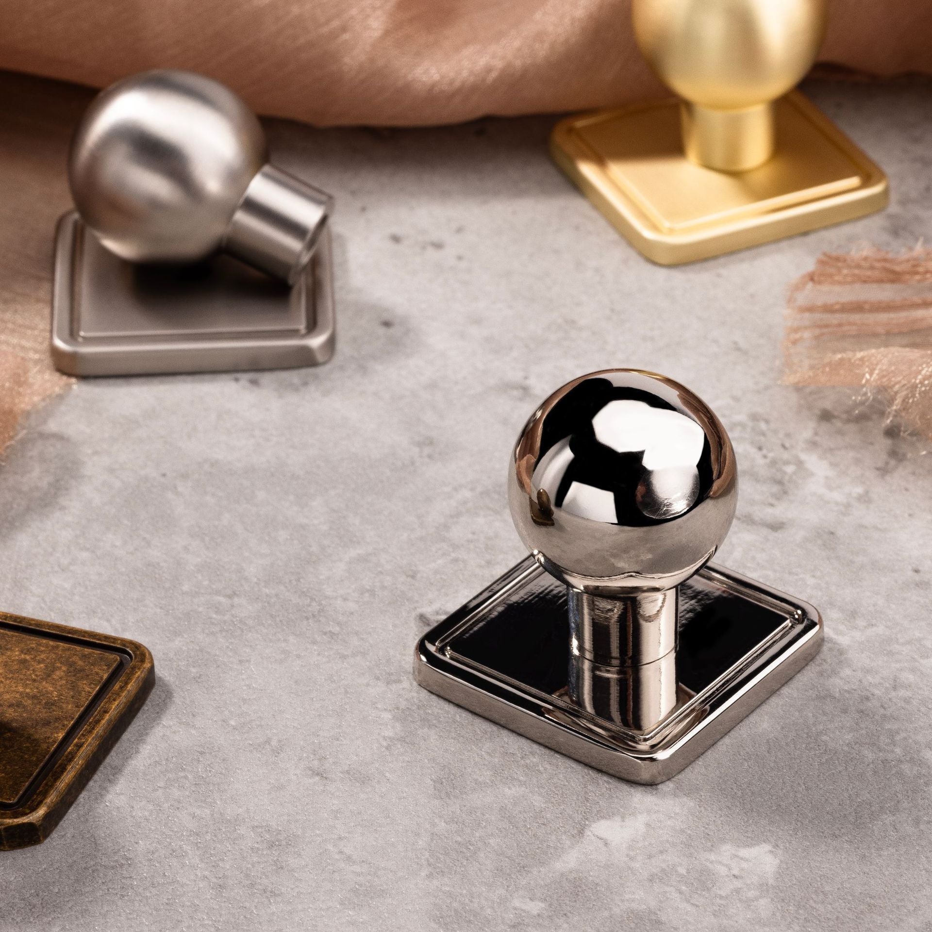 Antique Brass Zinc Alloy Kitchen Doors Cabinet Knobs