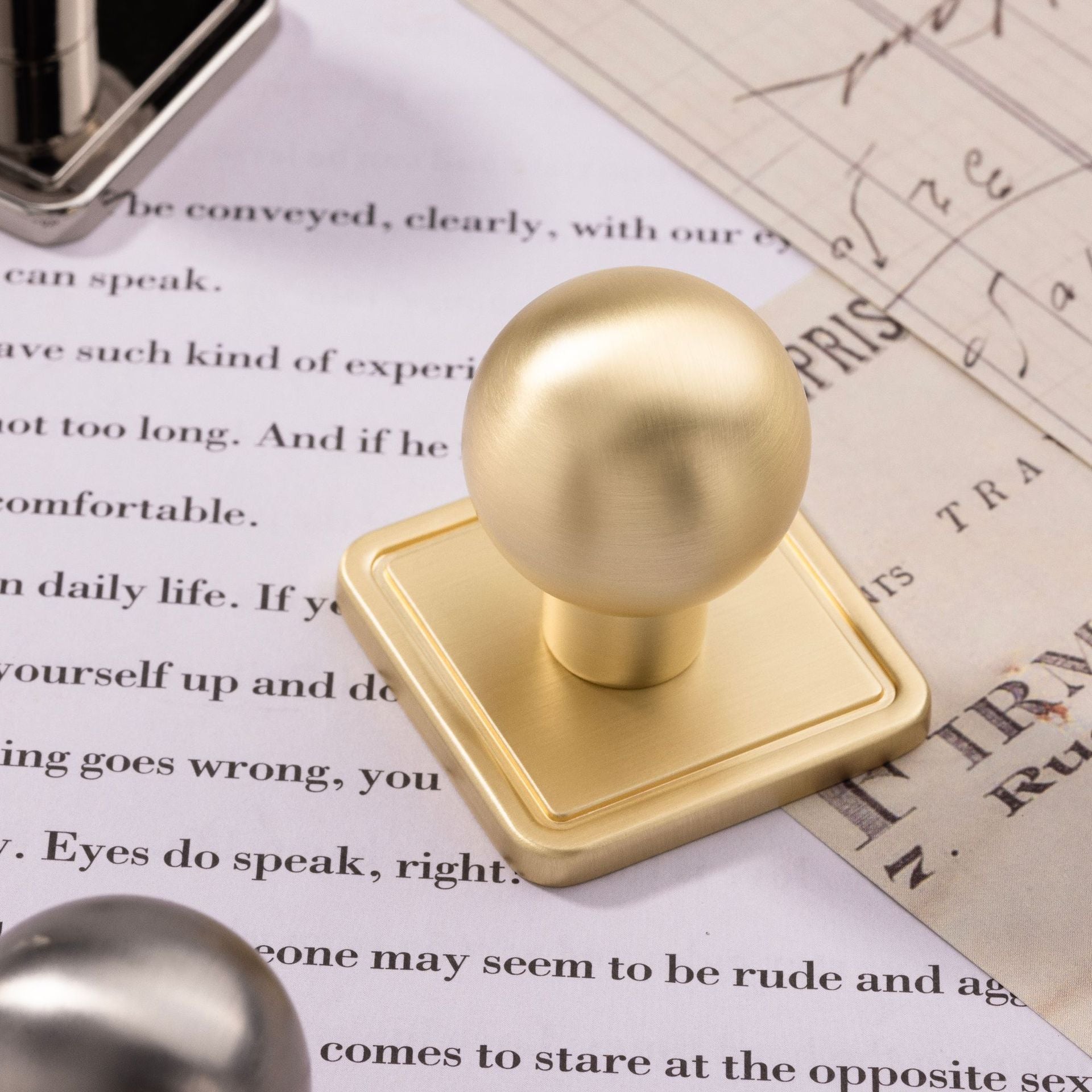 Antique Brass Zinc Alloy Kitchen Doors Cabinet Knobs