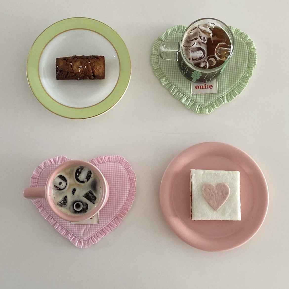 INS Heart-Shaped Plaid Meal Mats with Pleated Lace – 6 Pack