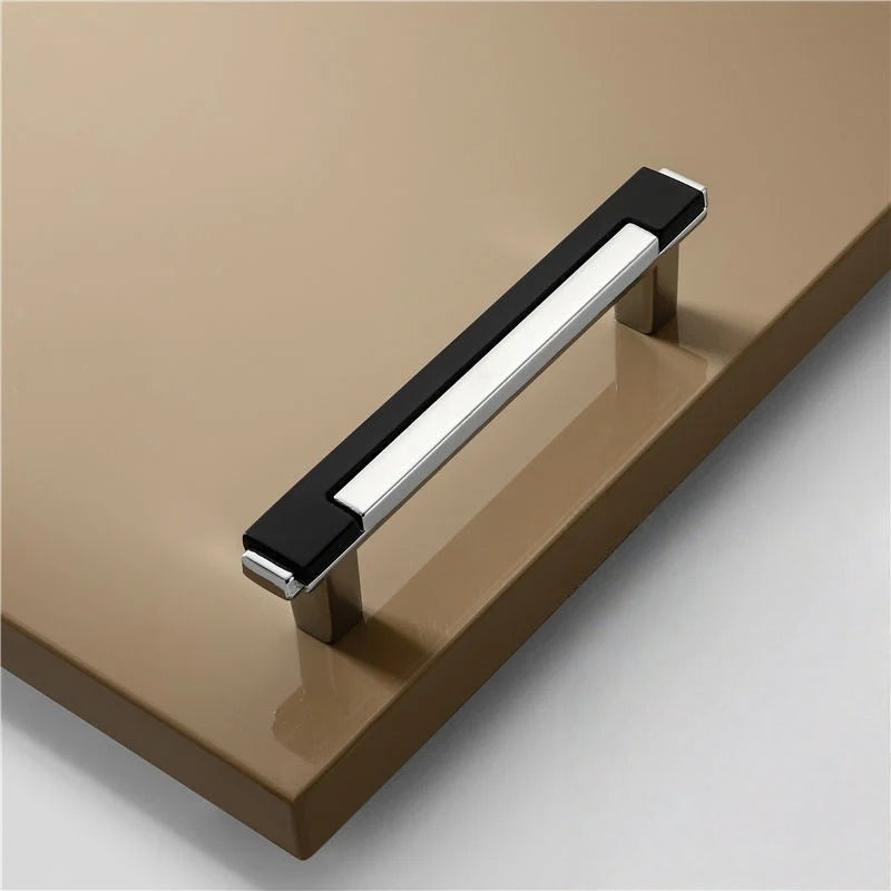 Silver Zinc Alloy Square Bar Pull Handle for Bathroom and Cabinets